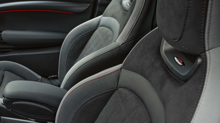 MINI JCW – interior – standard trim